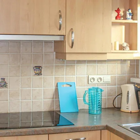 Apartment Residentie Versailles Ref 195 *